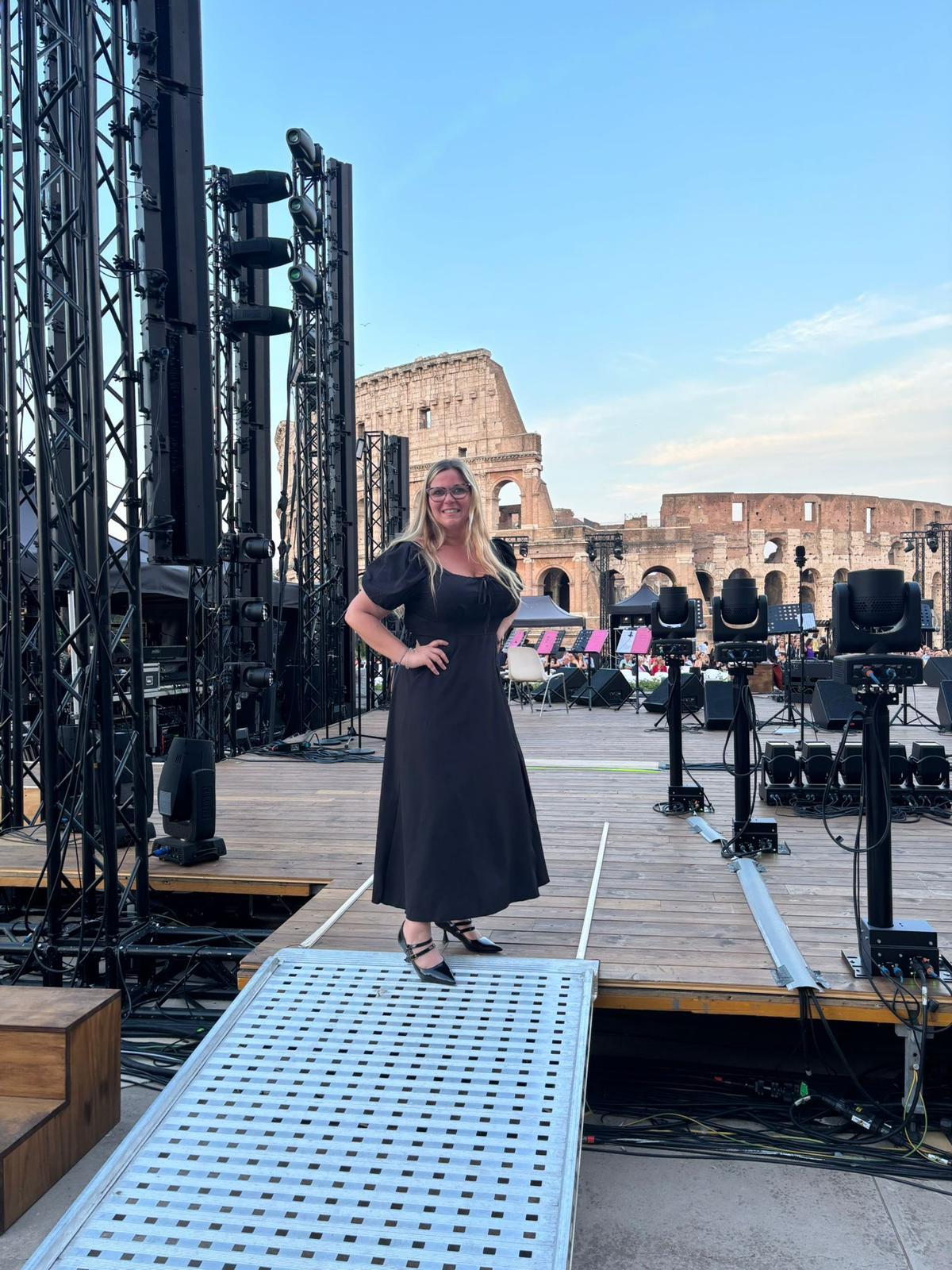 Elena a un grande evento musicale